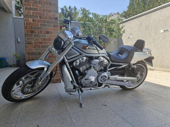 HARLEY-DAVIDSON V-ROD 10TH ANNIVERSARY EDITION 